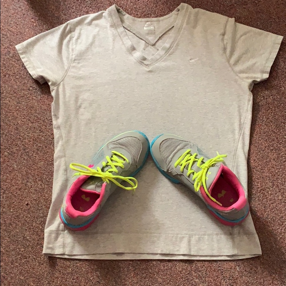 ⛳️Nike gray active v neck cotton shirt XL⛳️